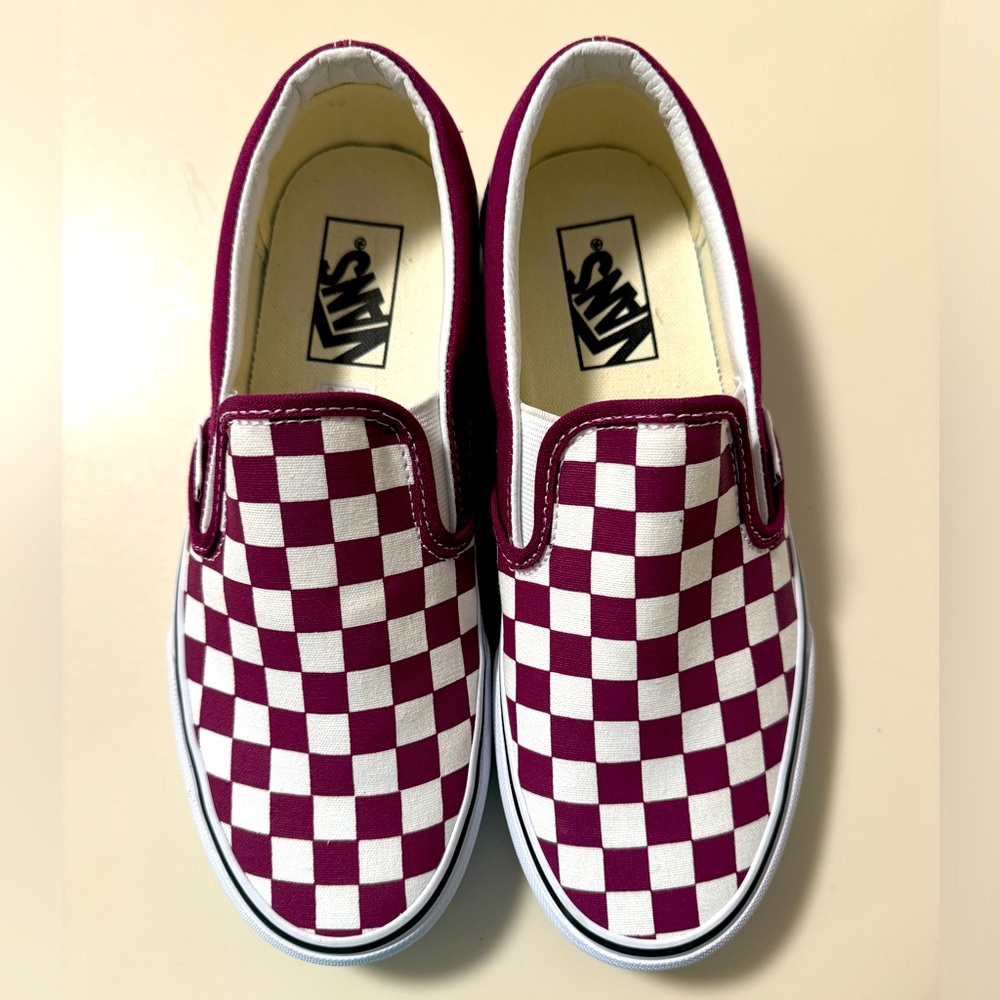 Vans NEW size: 7.5